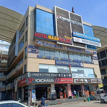 Hotel Maan Palace Vadodara Eksteriør bilde