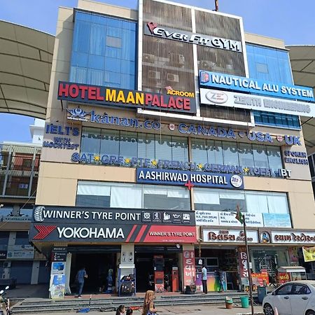 Hotel Maan Palace Vadodara Eksteriør bilde