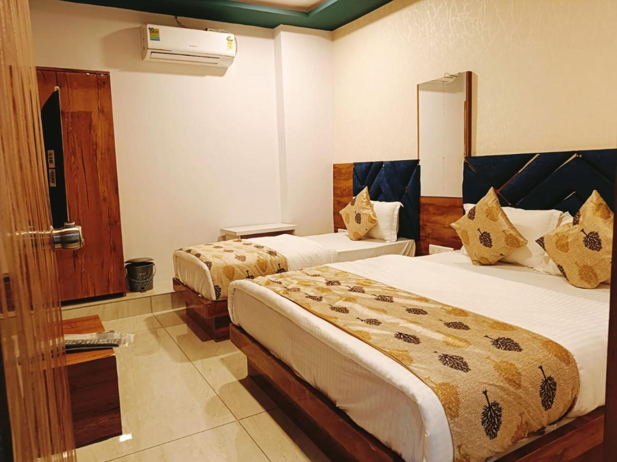 Hotel Maan Palace Vadodara Eksteriør bilde