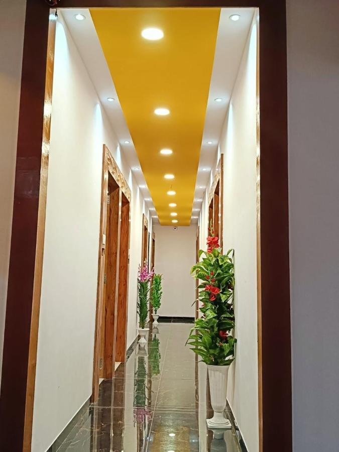 Hotel Maan Palace Vadodara Eksteriør bilde