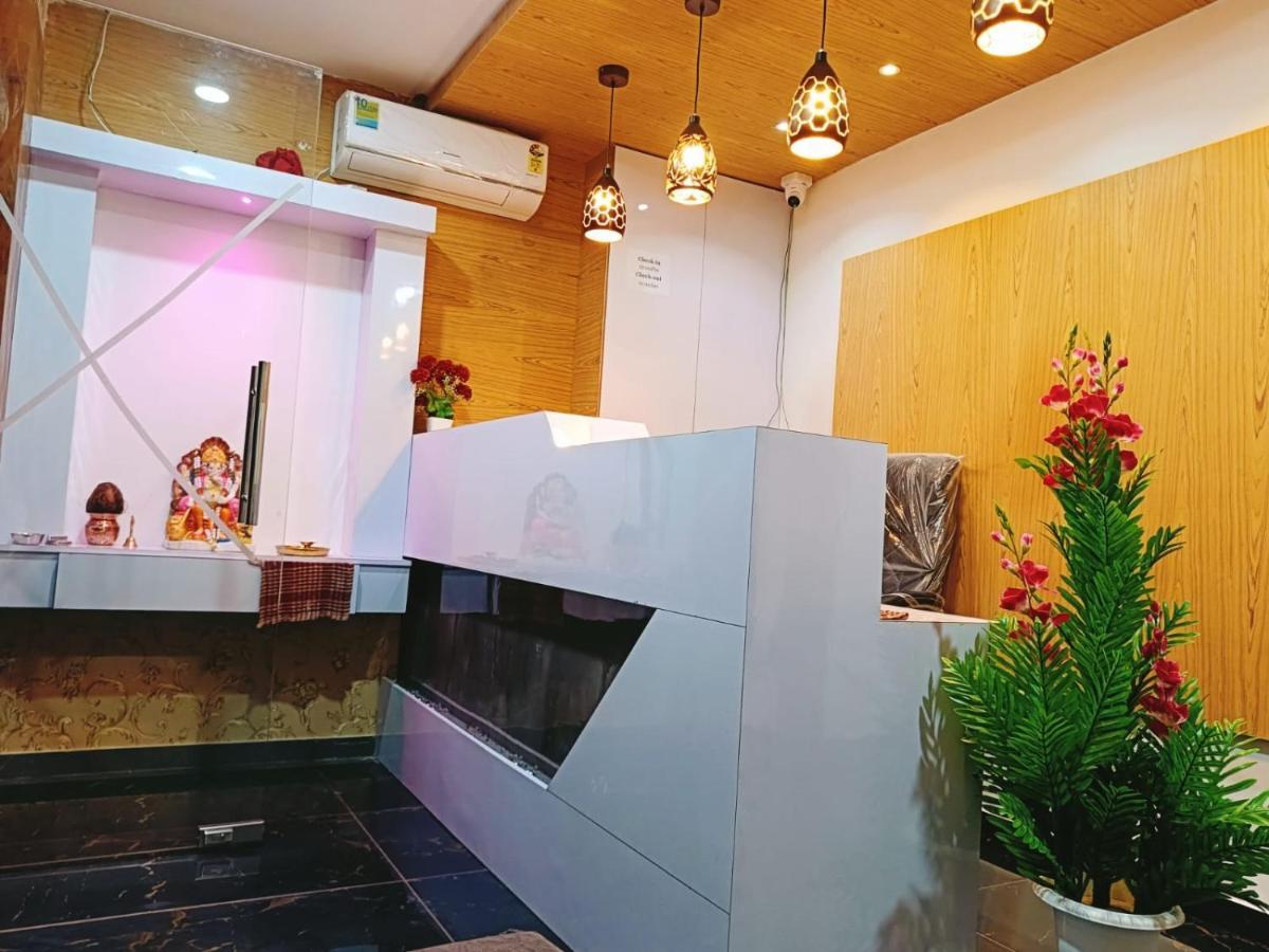 Hotel Maan Palace Vadodara Eksteriør bilde