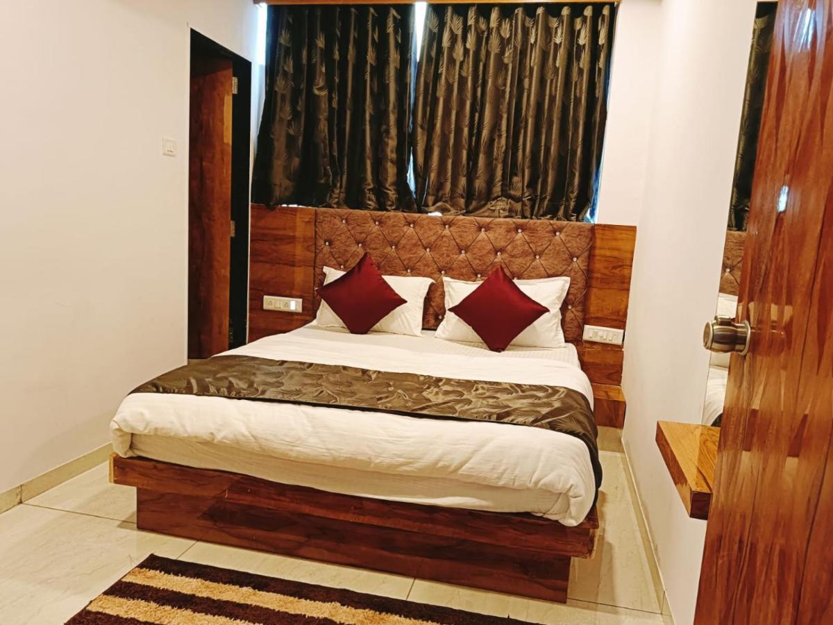 Hotel Maan Palace Vadodara Eksteriør bilde
