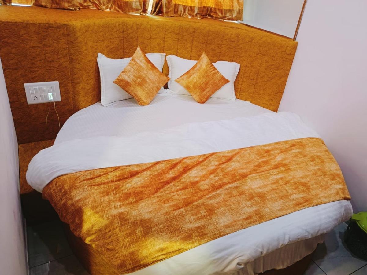 Hotel Maan Palace Vadodara Eksteriør bilde