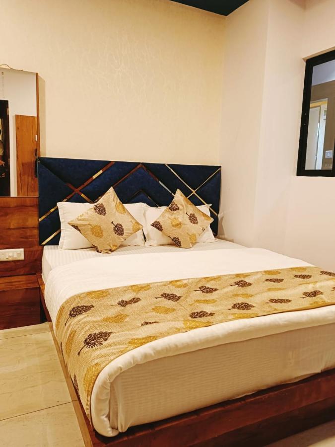 Hotel Maan Palace Vadodara Eksteriør bilde
