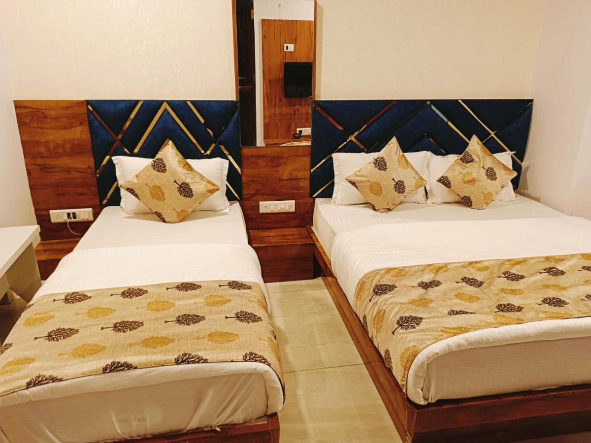 Hotel Maan Palace Vadodara Eksteriør bilde