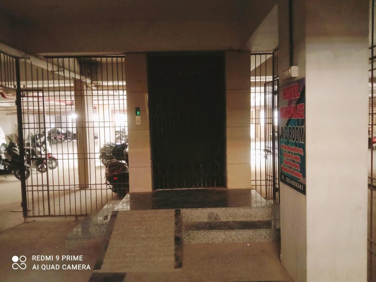 Hotel Maan Palace Vadodara Eksteriør bilde