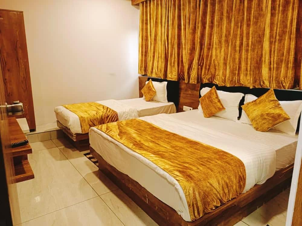 Hotel Maan Palace Vadodara Eksteriør bilde